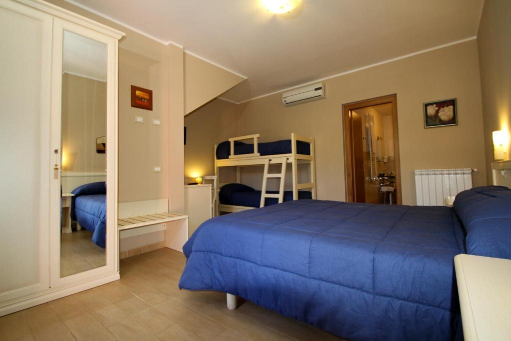 La Chioccia Hotel Valmontone Phòng bức ảnh